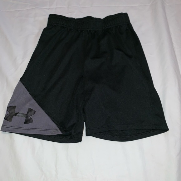 Under Armour Other - Black Under Armour Shorts With Gray On The Side